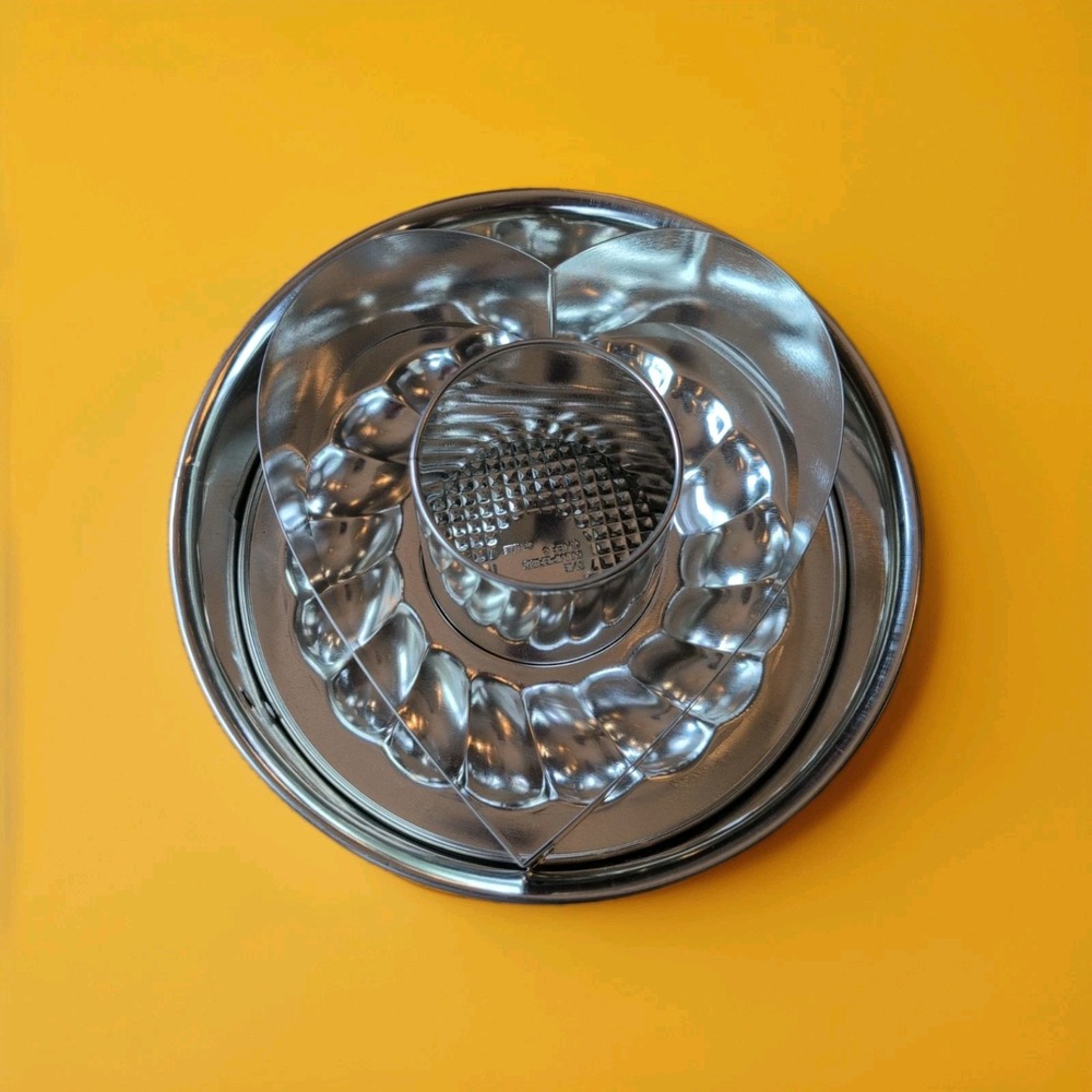 Pampered Chef Springform Pan Set with Heart Baking Cooking Circle Forms New